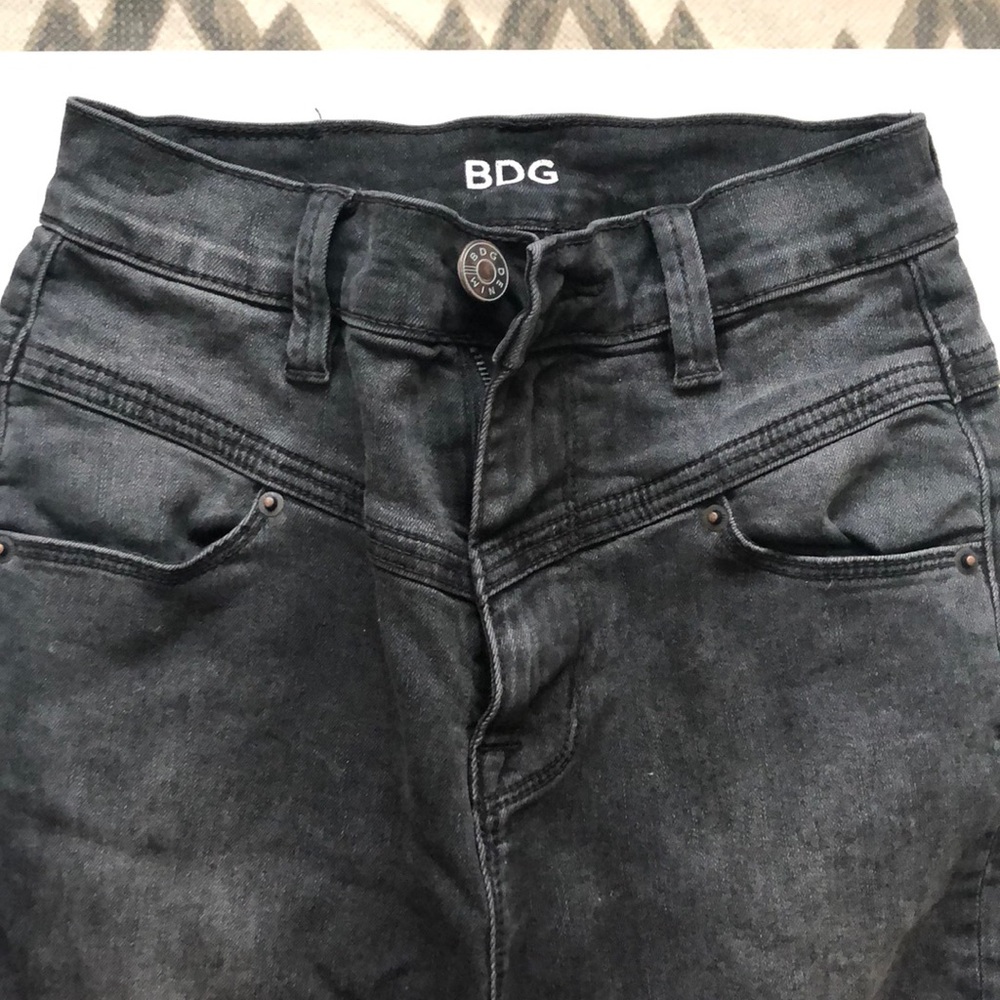 URBAN OUTFITTERS BDG GRAY WASH HIGH RISE DENIM